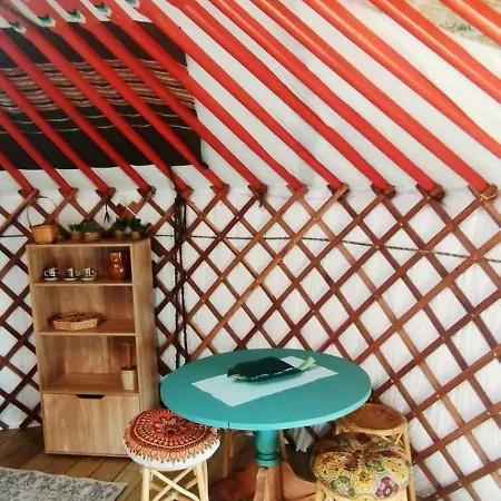 Luxe tent La Yourte Serenity Des Volcans Saint-Saturnin (Cantal)
