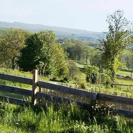 La Yourte Serenity Des Volcans Saint-Saturnin (Cantal)